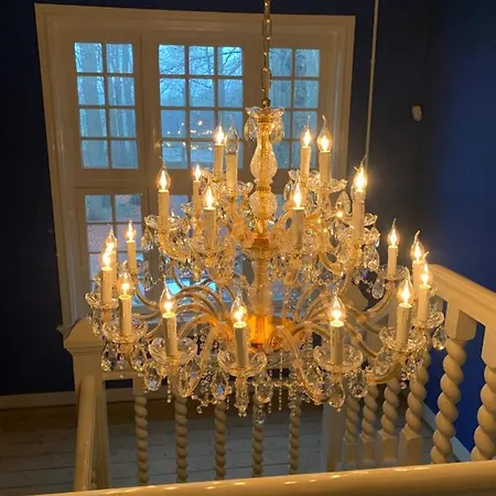 Cuatre Brass Bed & Breakfast *