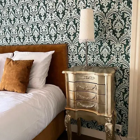 Cuatre Brass Bed & Breakfast